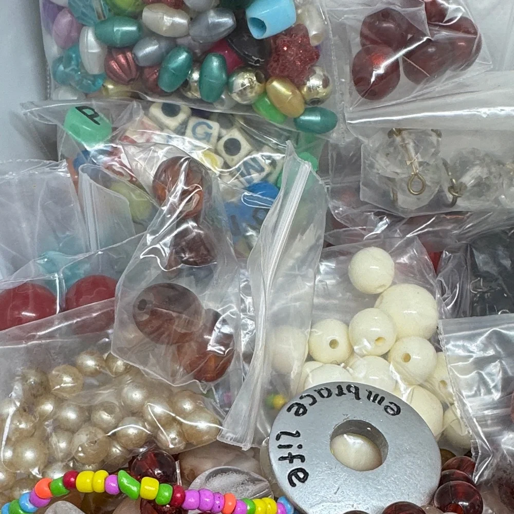 Assorted Beads Craft Kit Bundle - Picture 4 of 16
